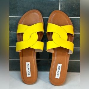 NEW Women’s Steve Madden Havana Sandal in Yellow Nubuck